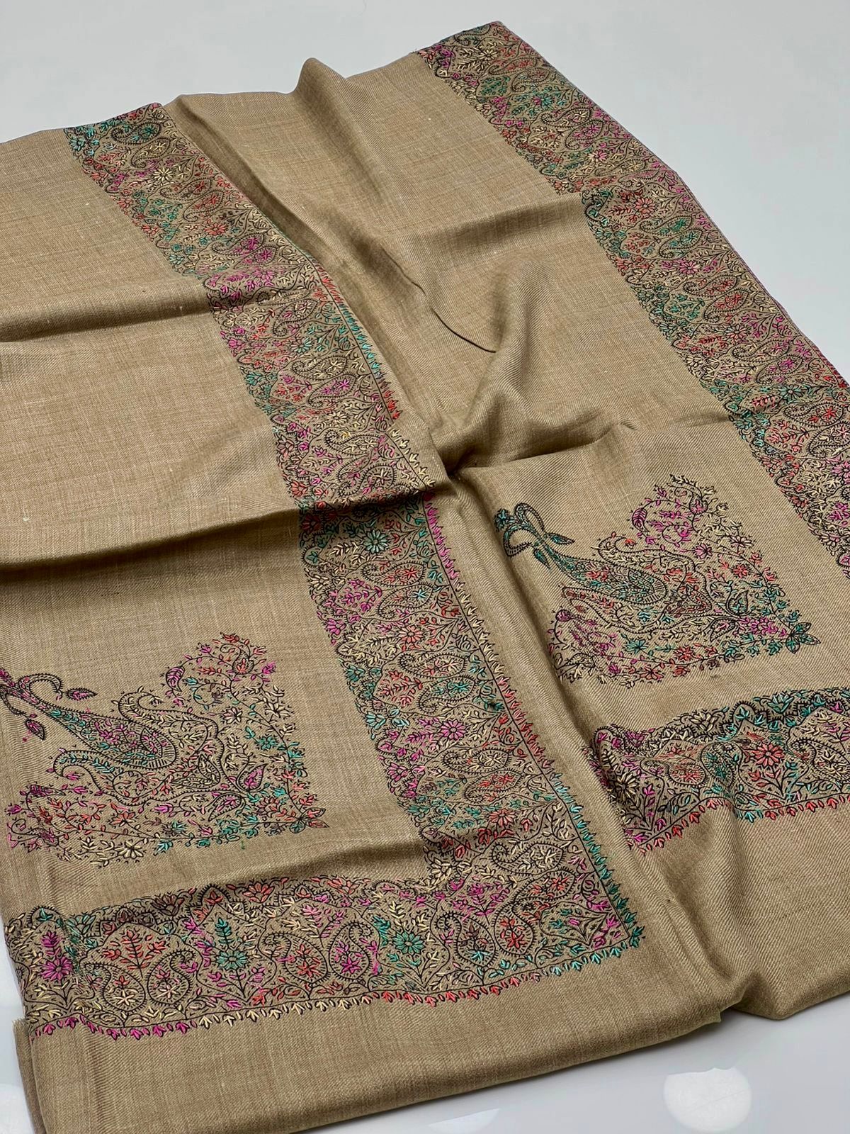 Pashmina Shawl
Elegant And Beautiful Hand Made Kashmiri Embroidery With Block Print 
Excellent Quality Pashmina
2.5 Yard length 
1.25 Yard Width
88 Inches Length 
44 Inches Width