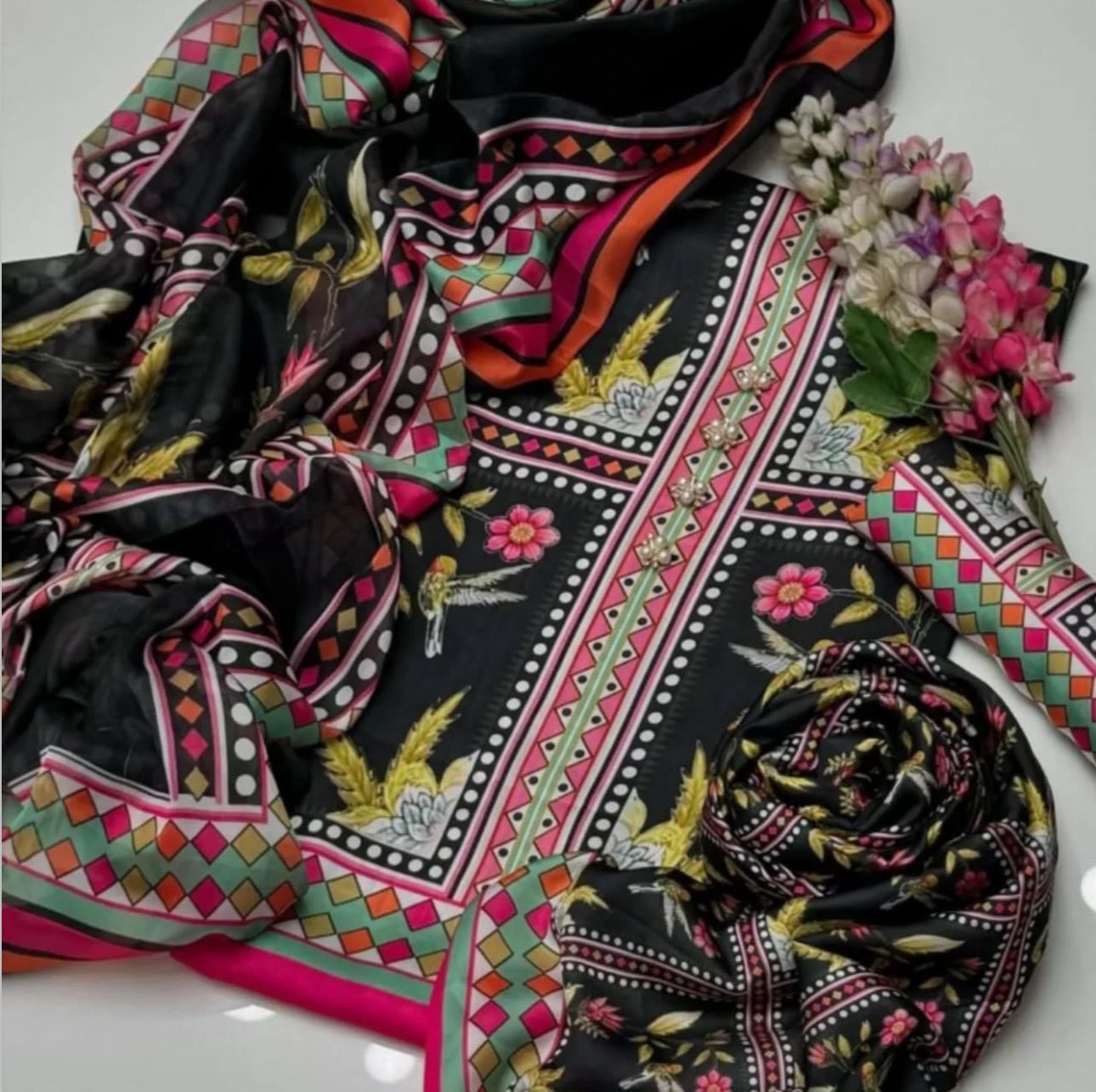 Shamoze Silk Digital Print Shirt, Shamoze Silk Digital Print Trouser Along With Silk Digital Print Dupatta 3 Pcs Dress 👗.