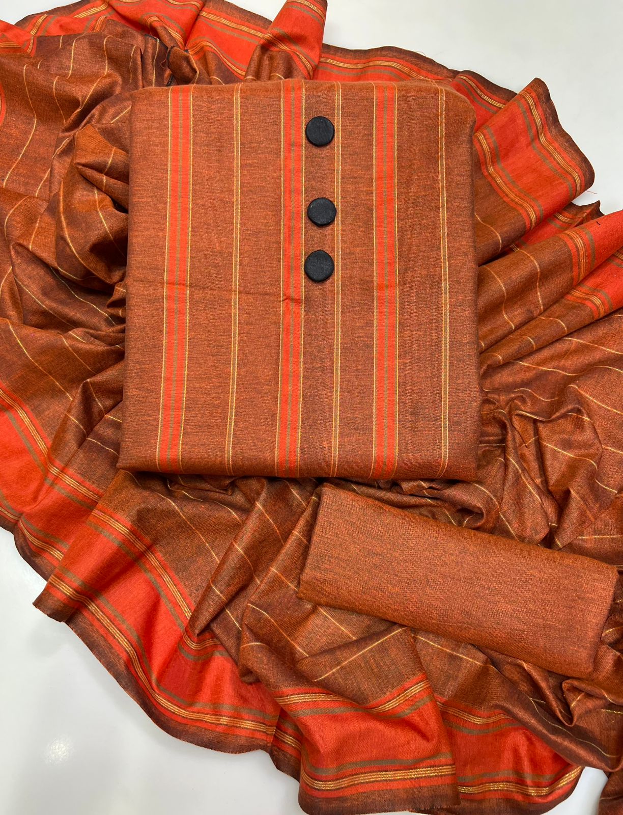 Winter Multani Khaadi susi Acrylic Shirt , Khaadi Acrylic Trouser Along With Jacquard Border Khaadi Soosi Shawl 3 Pc Dress 👗