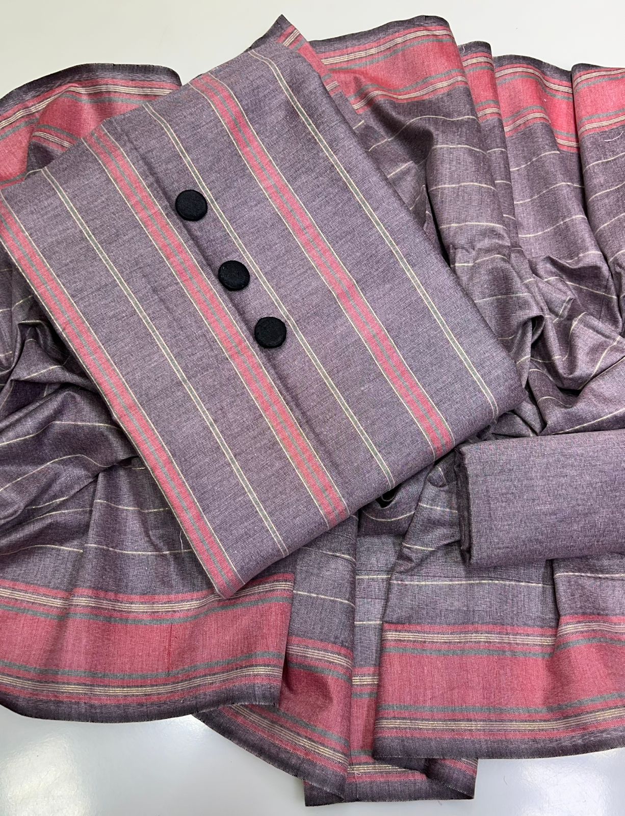 Winter Multani Khaadi susi Acrylic Shirt , Khaadi Acrylic Trouser Along With Jacquard Border Khaadi Soosi Shawl 3 Pc Dress 👗