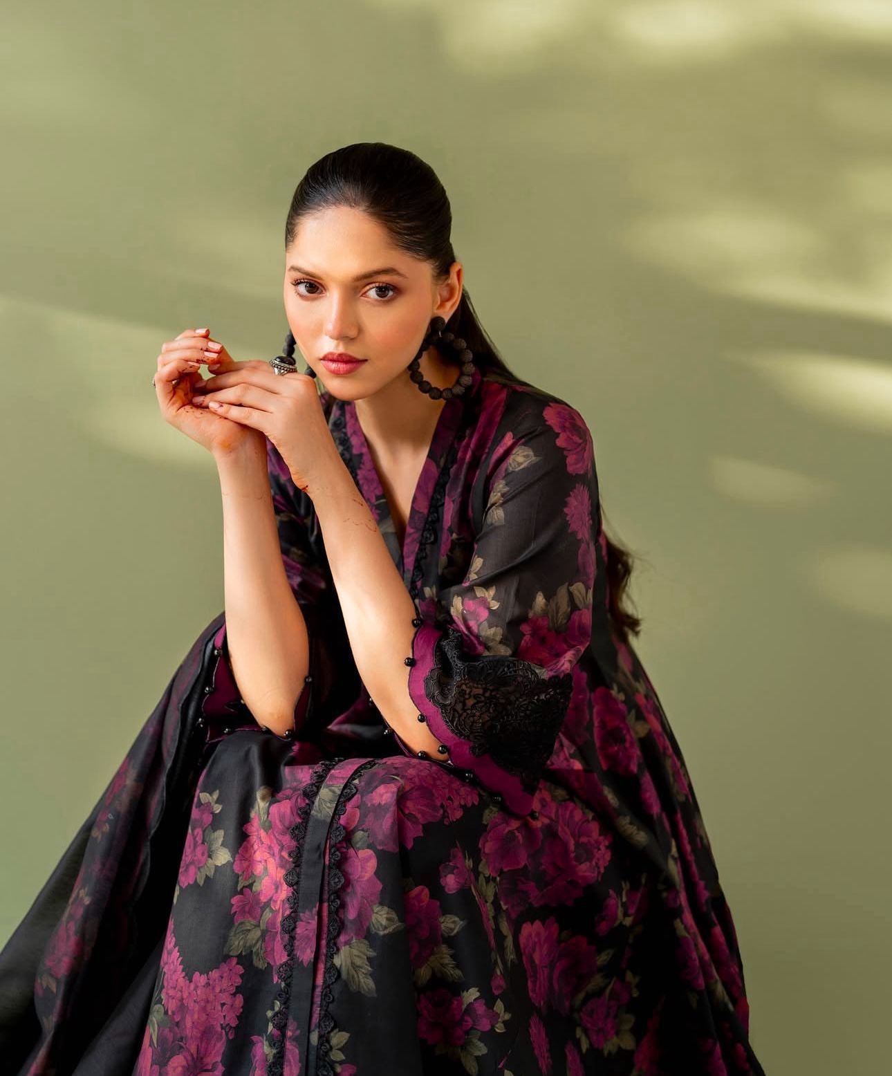 Premium Self Swiss Jacquard 3pc Digital Printed Lawn Suit – Unstitched