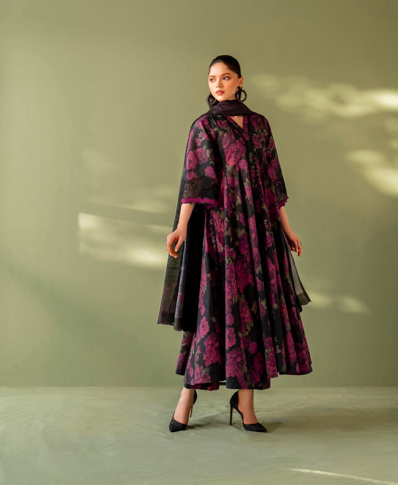 Premium Self Swiss Jacquard 3pc Digital Printed Lawn Suit – Unstitched