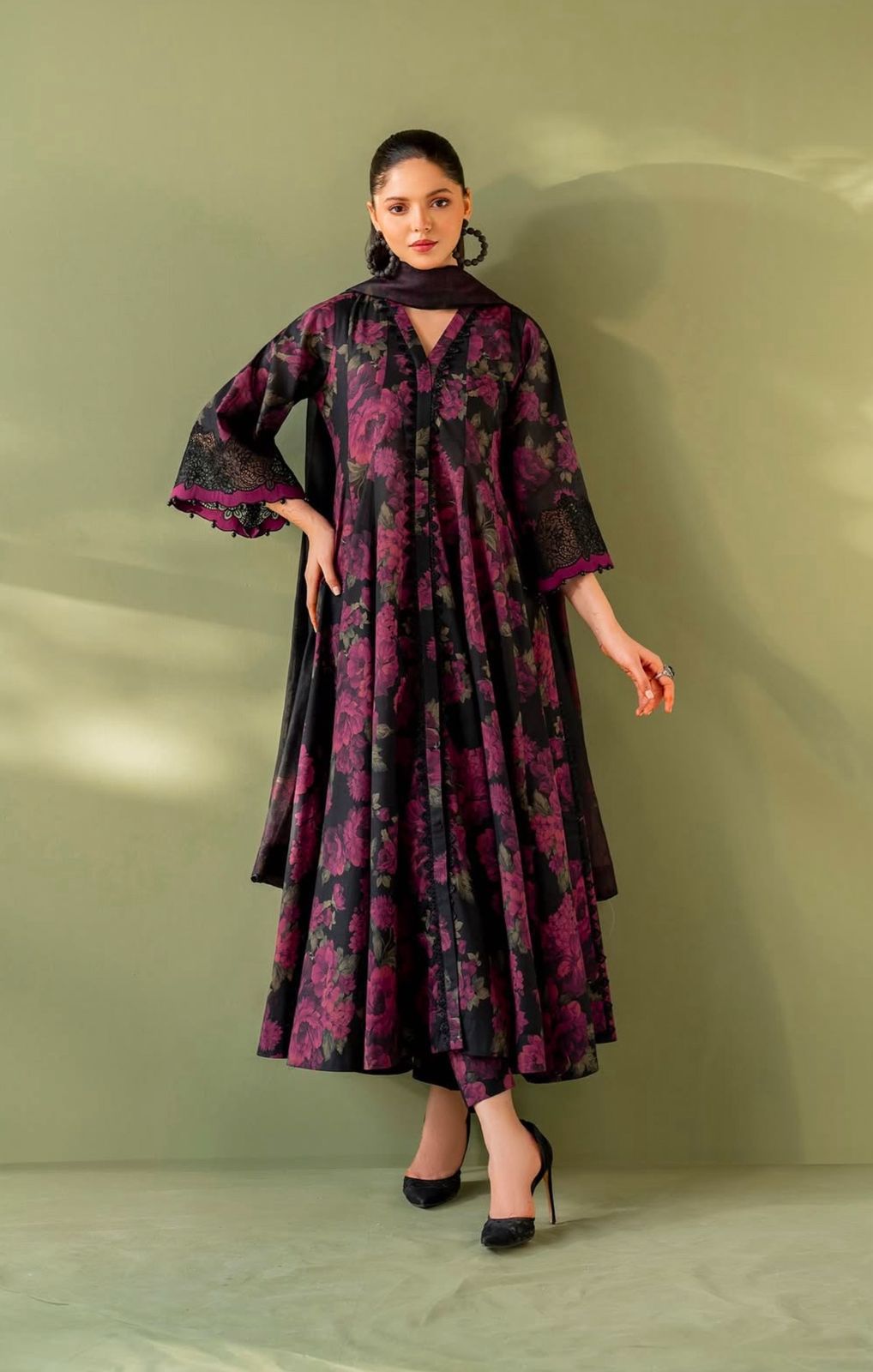Premium Self Swiss Jacquard 3pc Digital Printed Lawn Suit – Unstitched