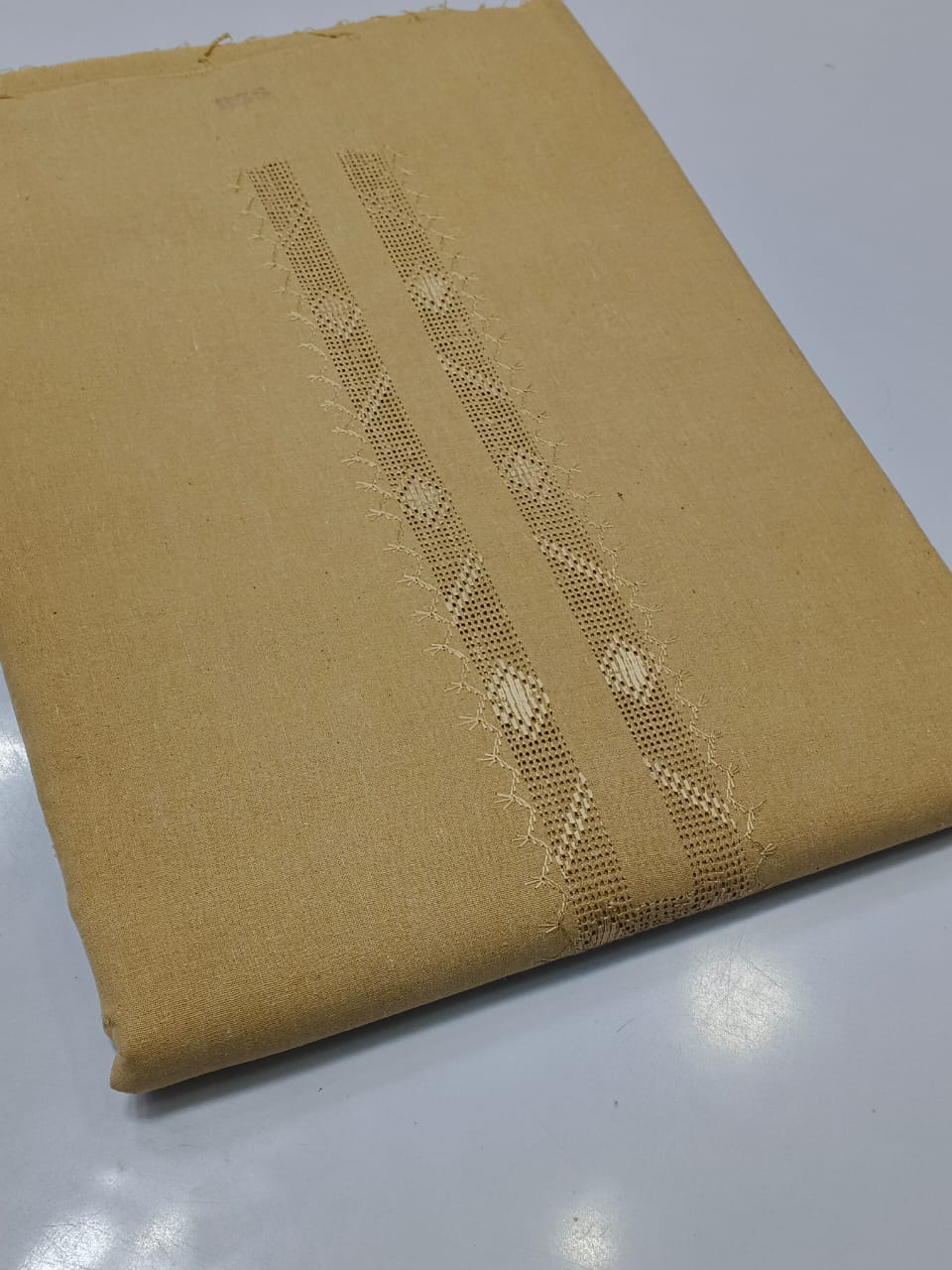 Karandi Khaddar Kamalia Handmade Tarkashi Full Suit – 7 Metres