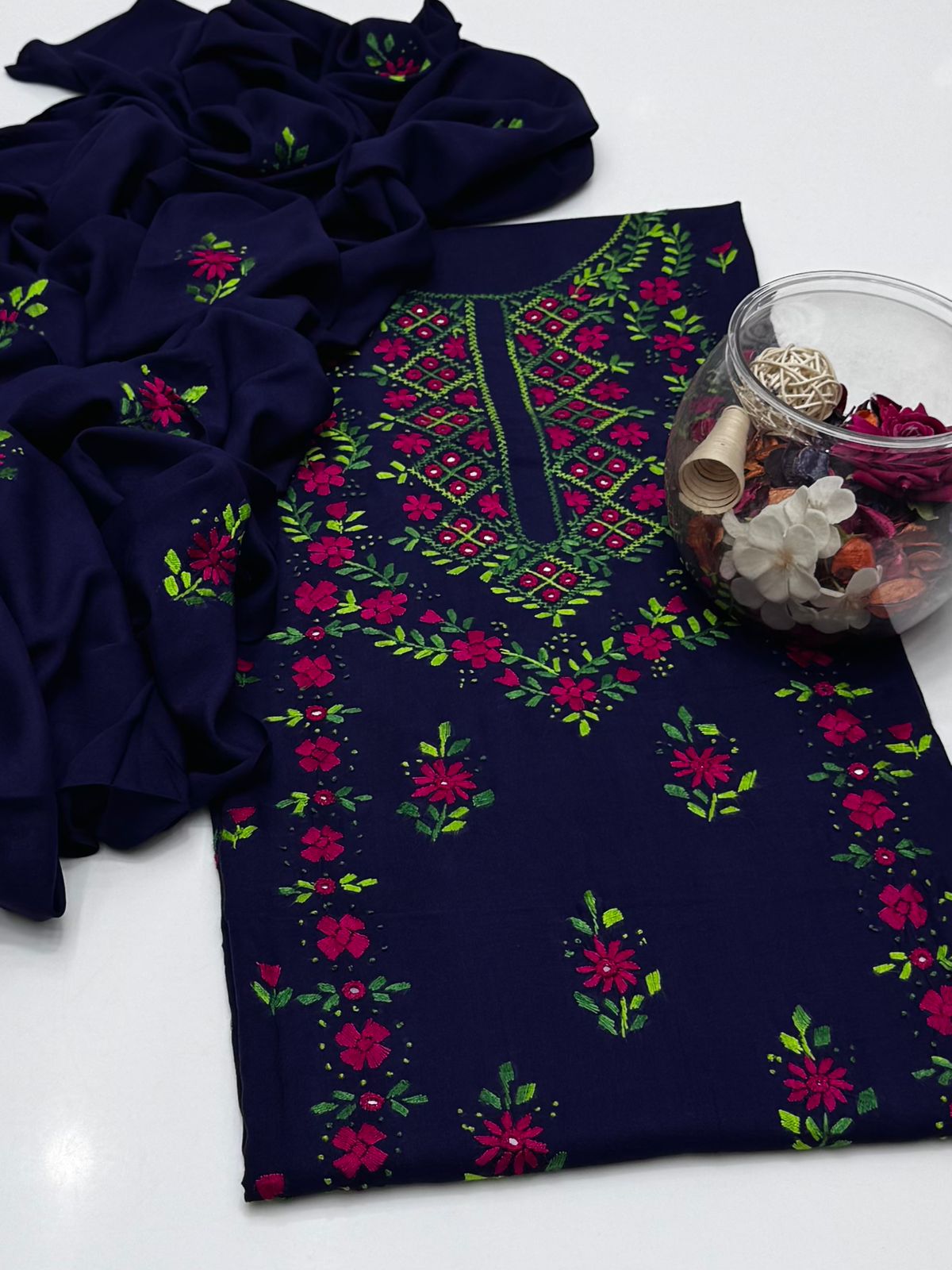 Winter Collection 2K25 

Linen Handmade Pakka Sheehsa Work Shirt WITH  Plane Trouser Along WITH  Linen Shawl 3Pc Dress 👗 👗