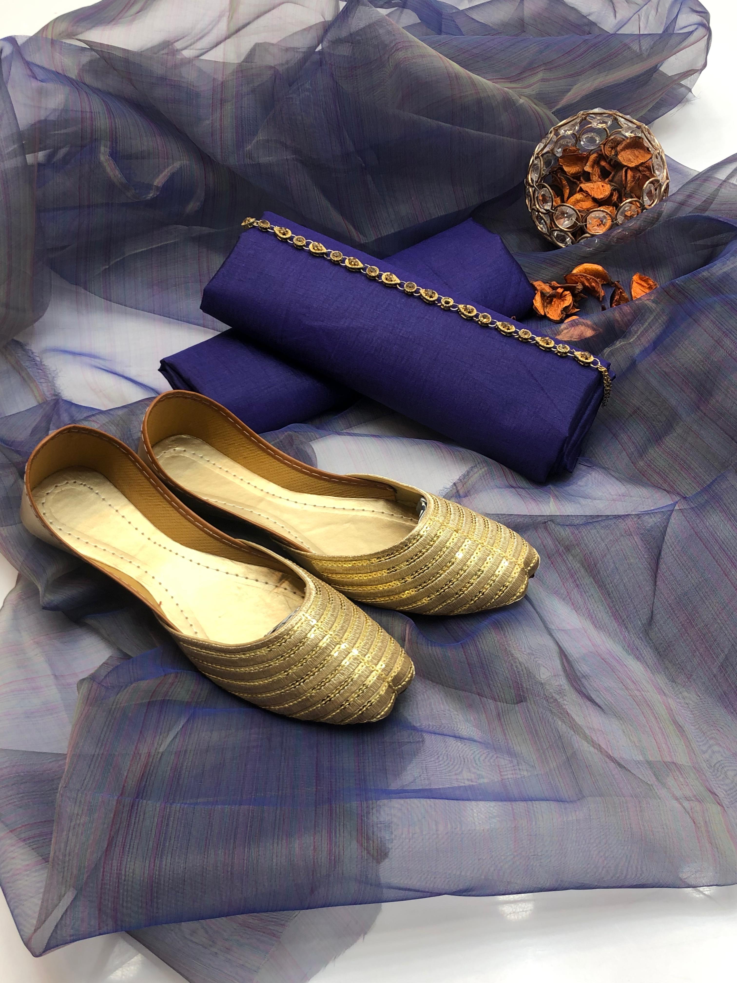 ✅Katan plan shirt
✅Organza zari border duppata 
✅Kataan silk trouser 
✅ with khusa