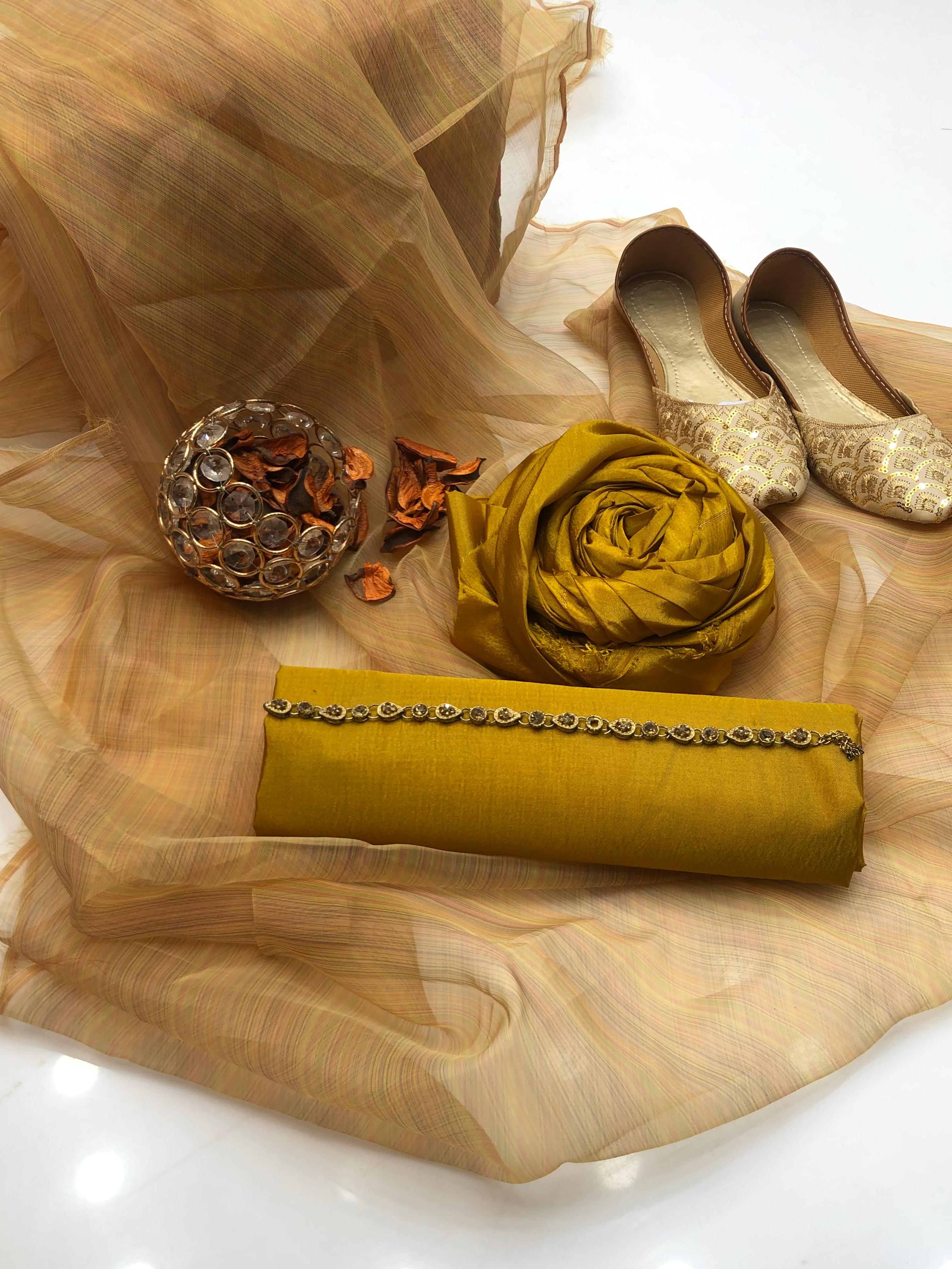 ✅Katan plan shirt
✅Organza zari border duppata 
✅Kataan silk trouser 
✅ with khusa