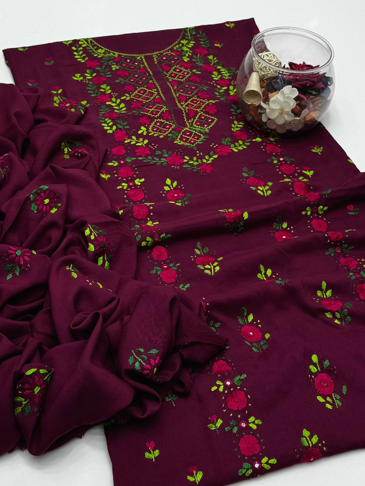 Winter Collection 2K25 

Linen Handmade Pakka Sheehsa Work Shirt WITH  Plane Trouser Along WITH  Linen Shawl 3Pc Dress 👗 👗