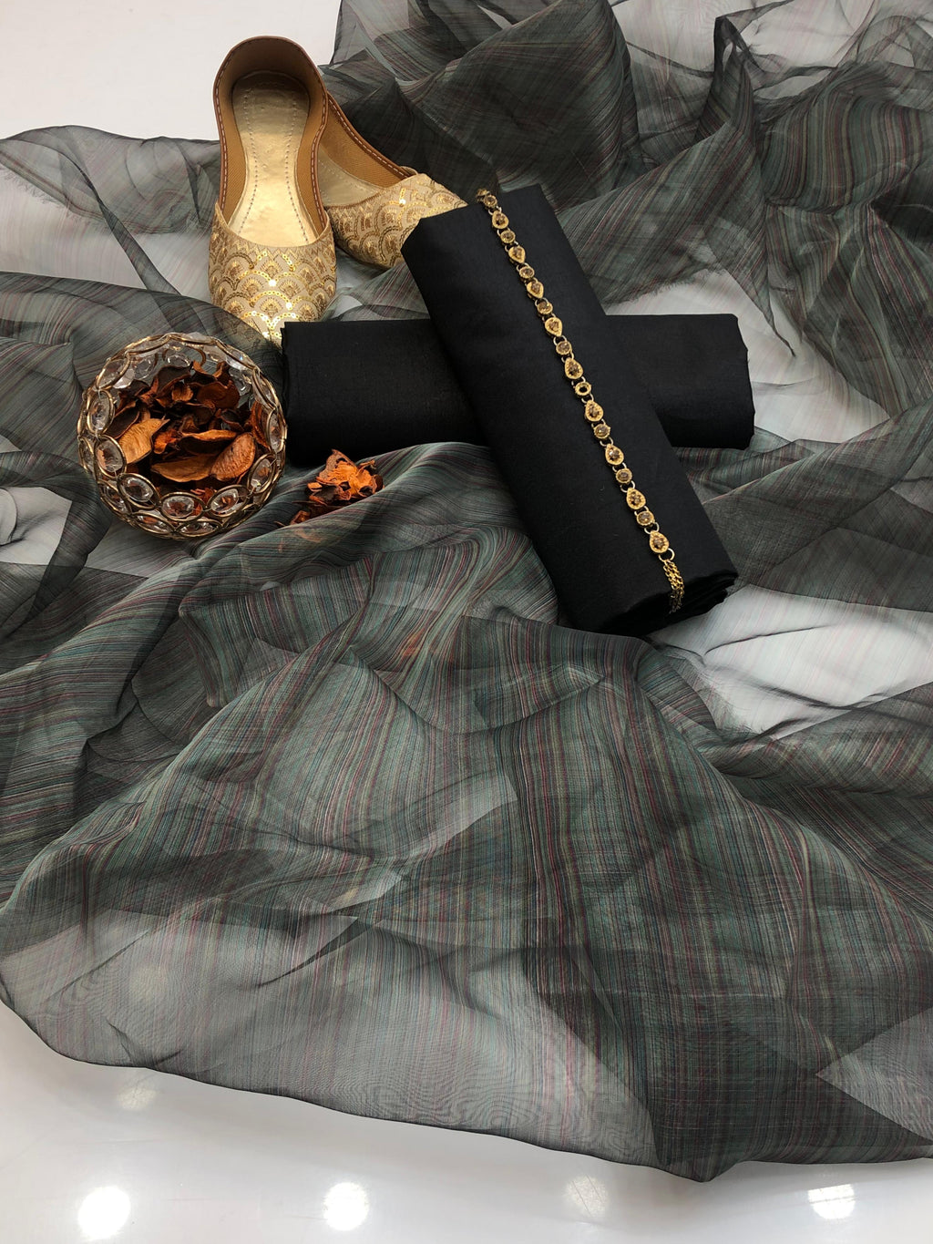 ✅Katan plan shirt
✅Organza zari border duppata 
✅Kataan silk trouser 
✅ with khusa