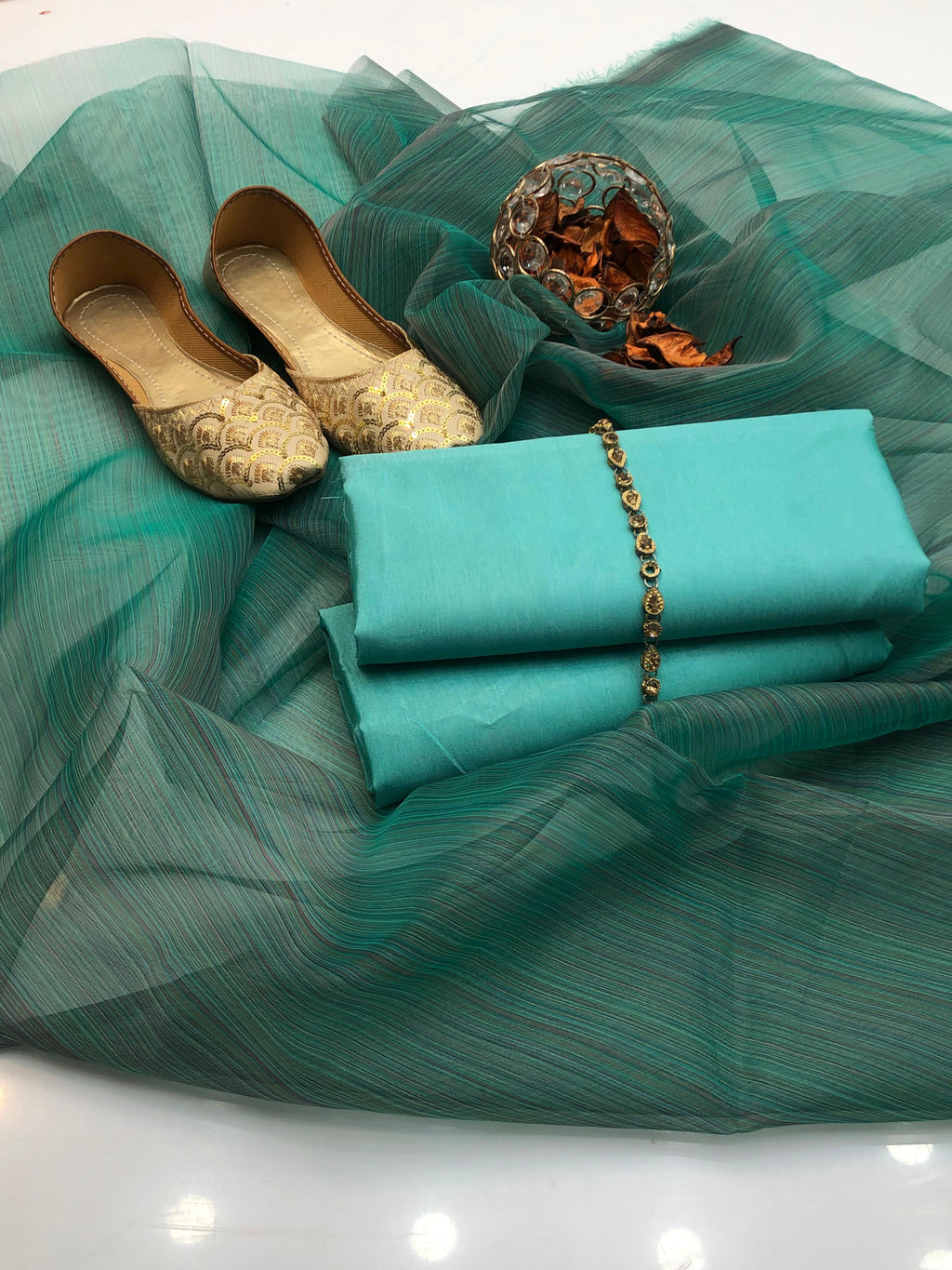 ✅Katan plan shirt
✅Organza zari border duppata 
✅Kataan silk trouser 
✅ with khusa