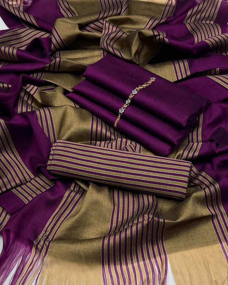 Most demanding article 
Winter collection staff Susi shirt plan zari Pati Jackcard tarzari and zari Pati shall Jackcard 3 pc suit