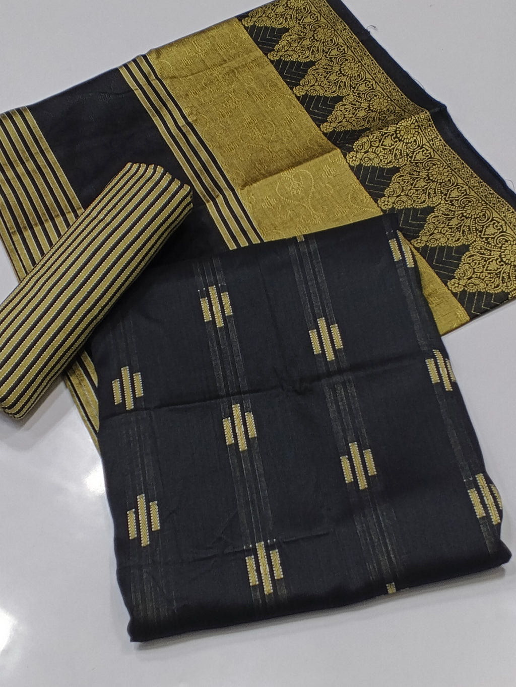 Marina Fabric Boti Shirt, jacquard boader shawl,along lining trouser 3pc Dress 👗👗