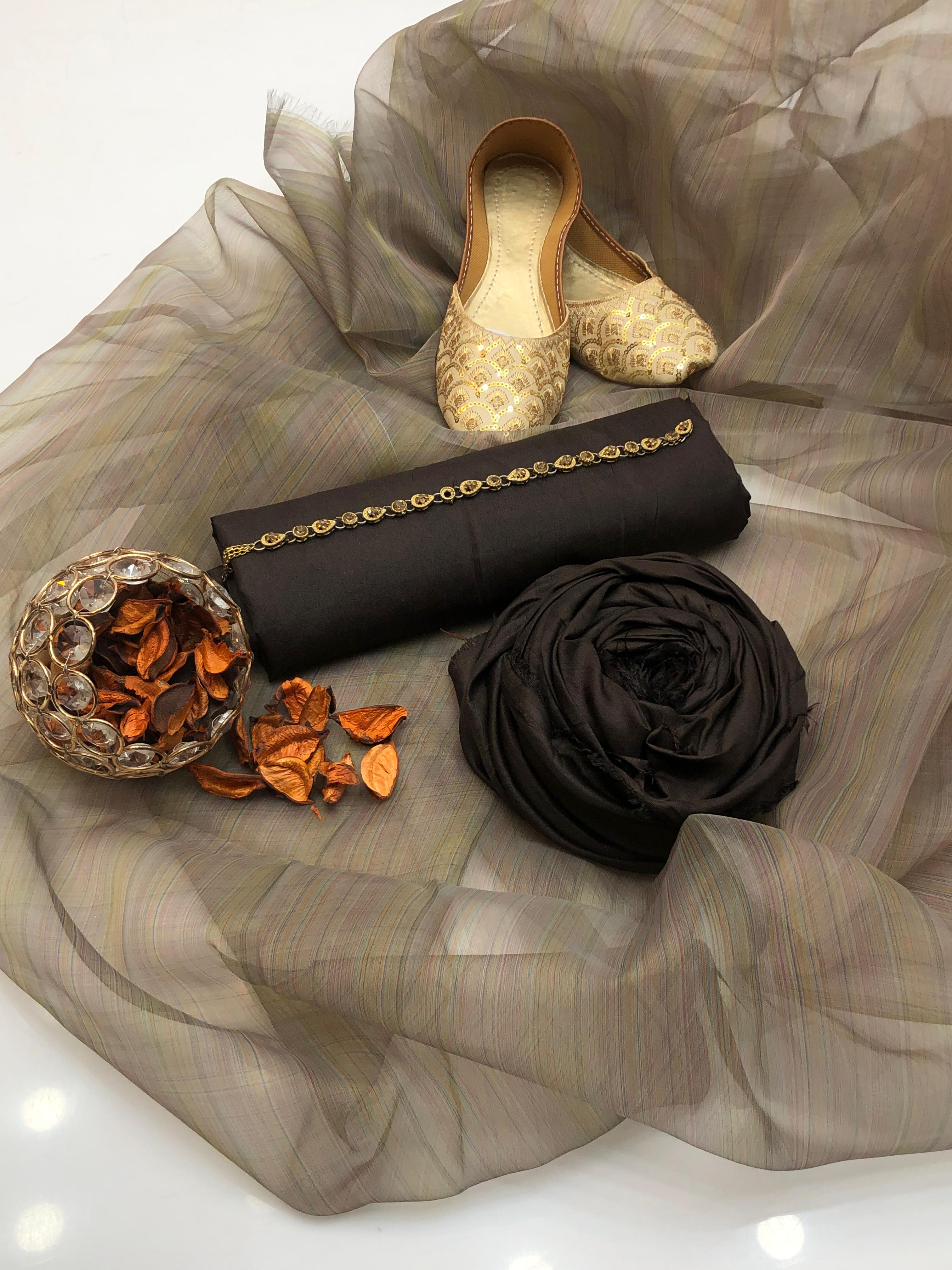 ✅Katan plan shirt
✅Organza zari border duppata 
✅Kataan silk trouser 
✅ with khusa