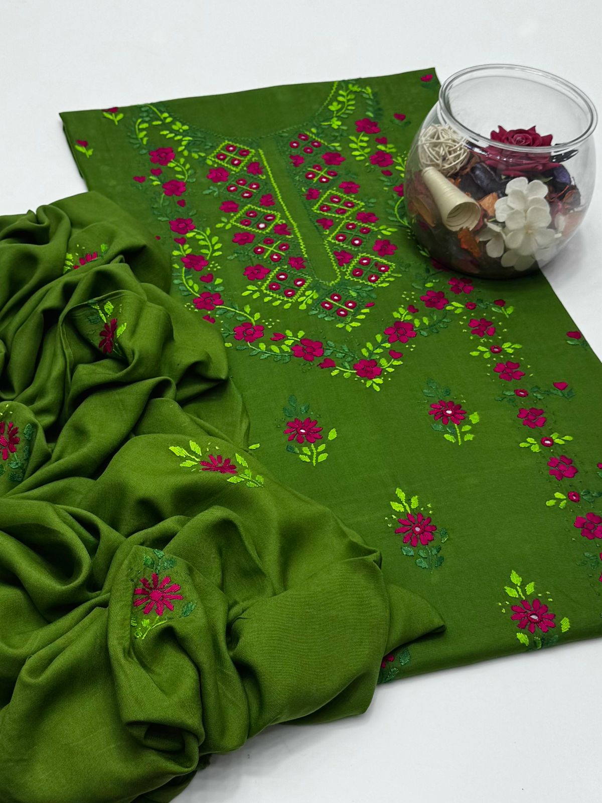 Winter Collection 2K25 

Linen Handmade Pakka Sheehsa Work Shirt WITH  Plane Trouser Along WITH  Linen Shawl 3Pc Dress 👗 👗