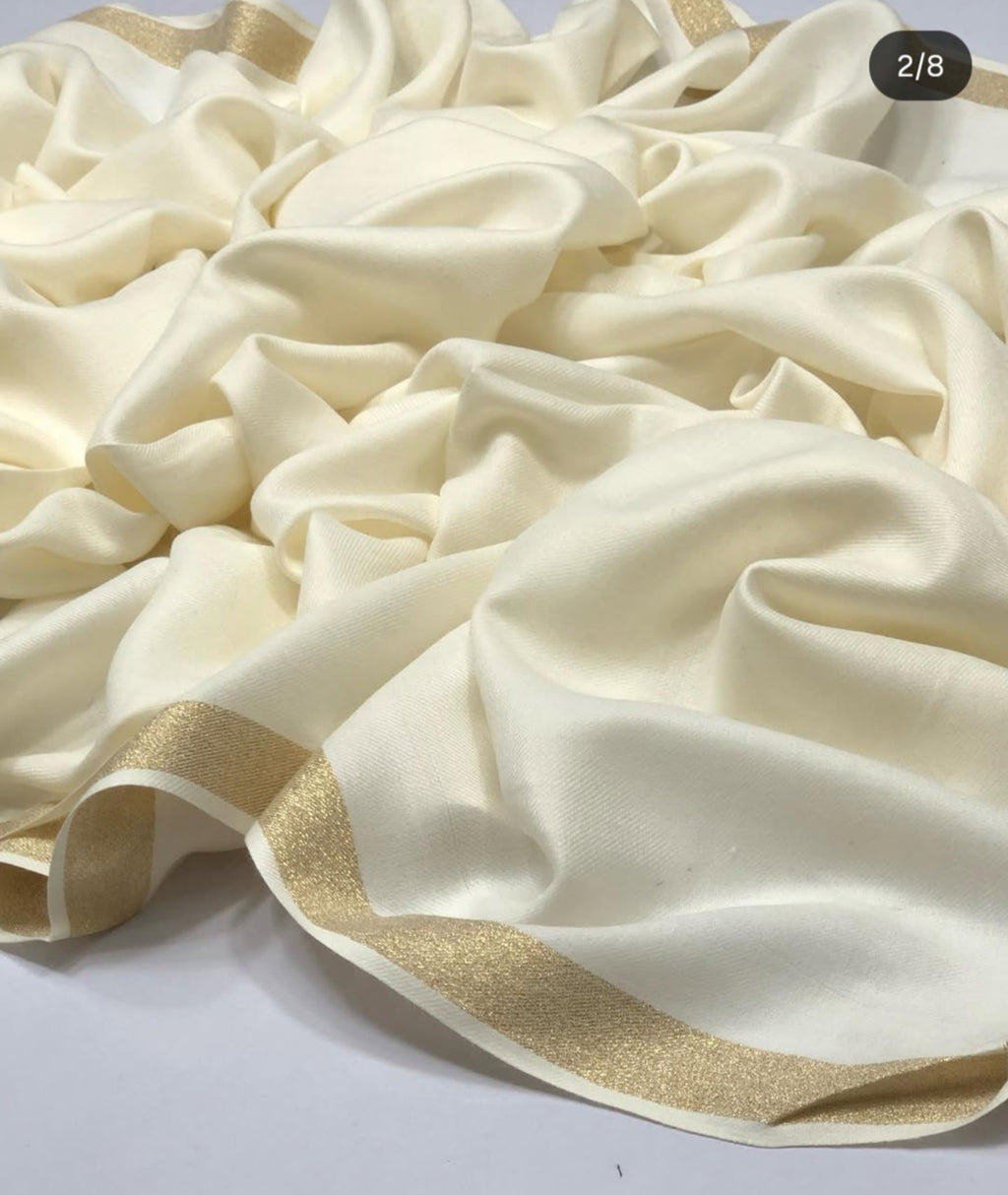 🔥 Alhumdulillah New Arrivals 🔥 2025

Peshmine Shawl Zari Boader ..
72 grade 
2.5 yard length
1.5 yard width
Stuff and colour guarantee